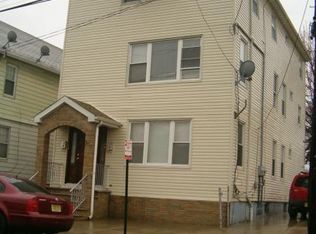 558-560 Myrtle St, Elizabeth, NJ 07202
