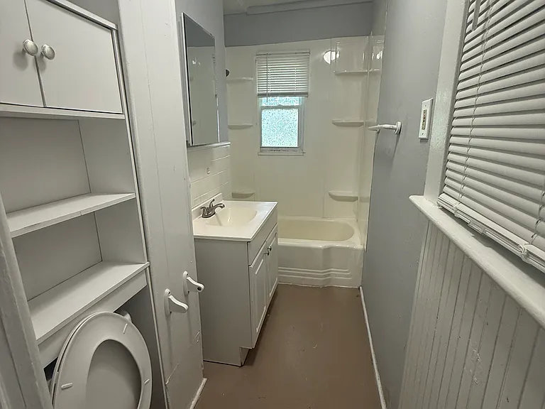 105 Rhodes St #2 — Photo 4