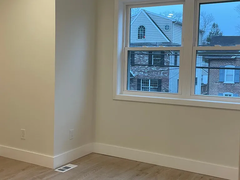 413 N Olive St — Photo 6