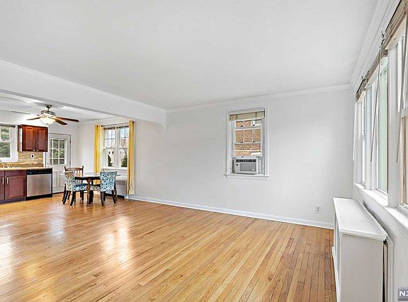3rd image of 340 Thomas Ave #1