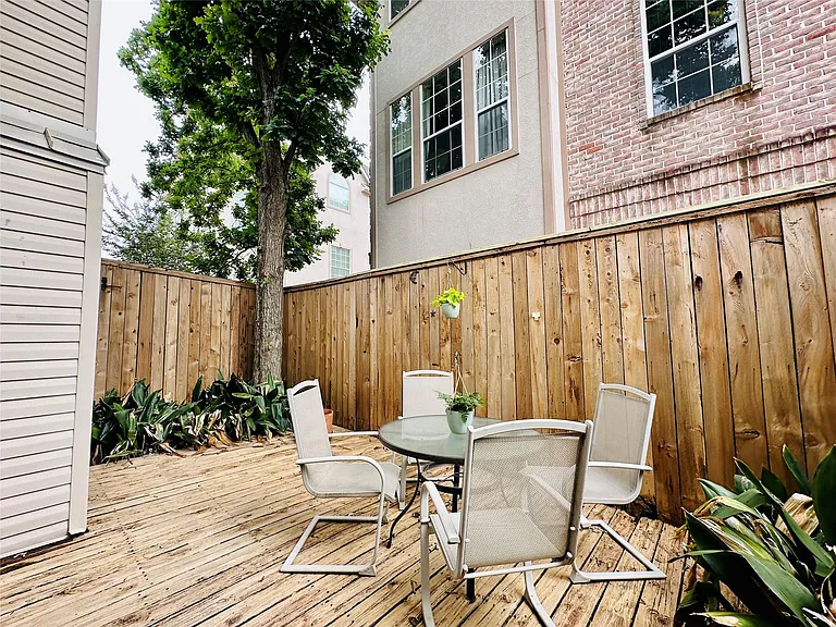 1504 Southmore Blvd — Photo 22