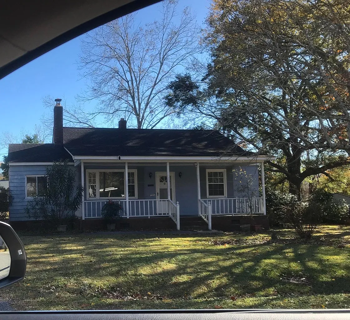 3 bed, 1100 sqft, $2,200 — Photo 1