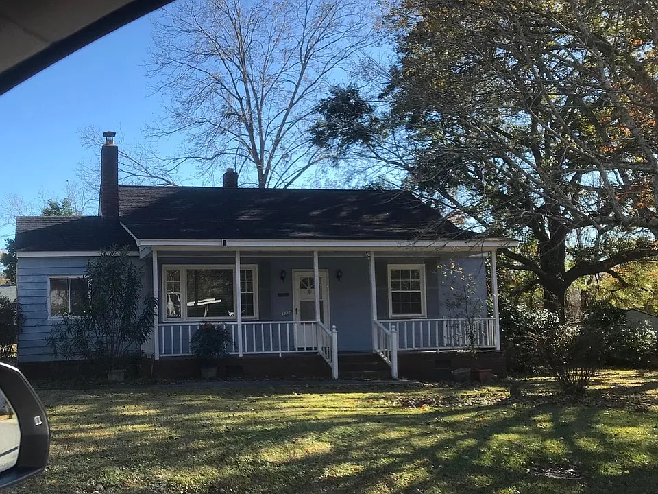 1221 Eastwood Ave