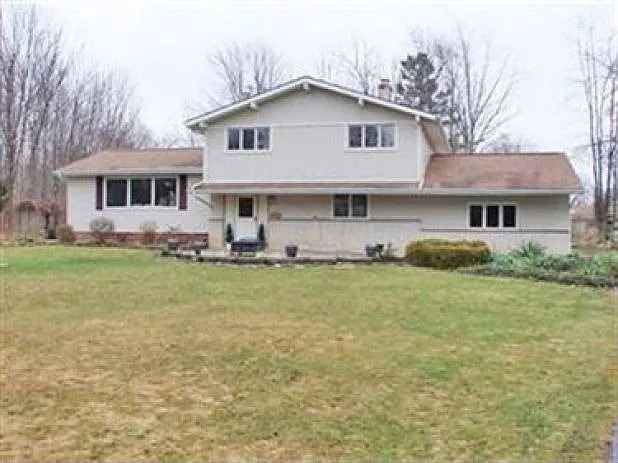 8292 N Locust Dr photo 1
