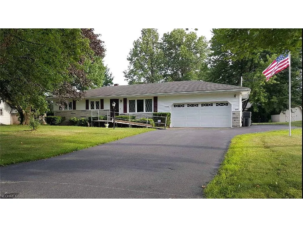 4495 Plumbrook Dr photo 1