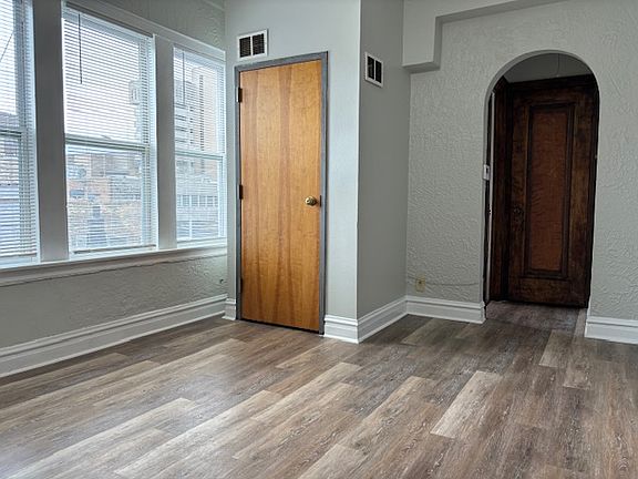 2nd image of 126 N Genesee St #304