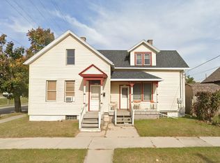 1816 Wollmer St, Manitowoc, WI 54220