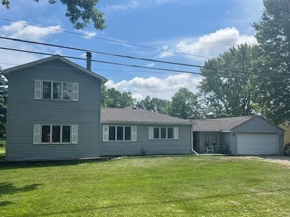 7489 Bucks Dr, Grand Blanc, MI 48439
