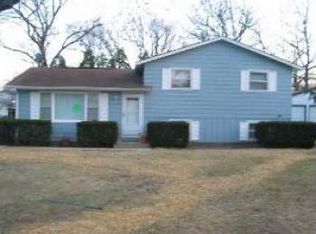 17913 W Big Oaks Rd, Grayslake, IL 60030