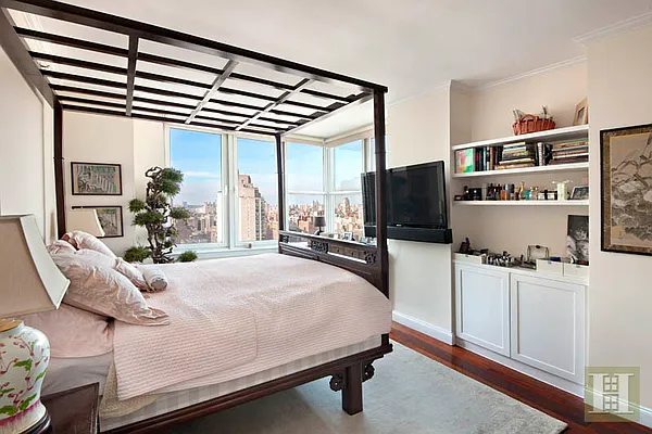 Rented by Halstead Real Estate | media 10