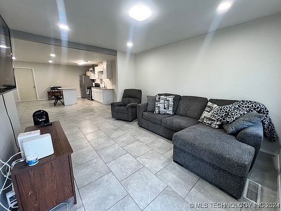 3rd image of 2556 S 106th East Ave