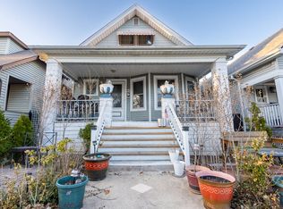 4018 W Eddy St, Chicago, IL 60641