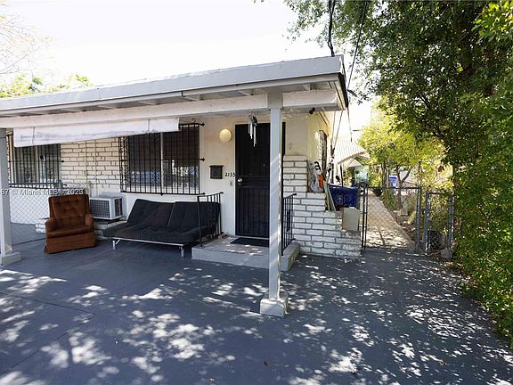 5th image of 2135 & 2137 NW 1st Ter