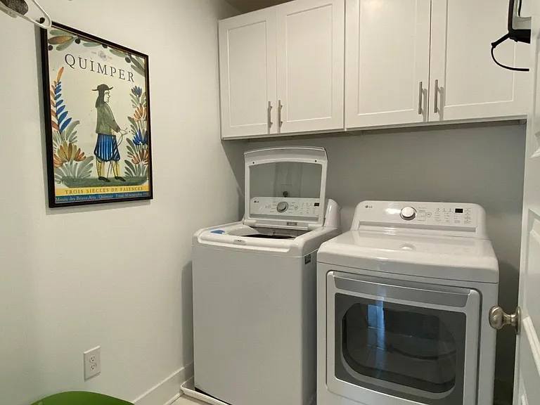 352 Davis St — Photo 10