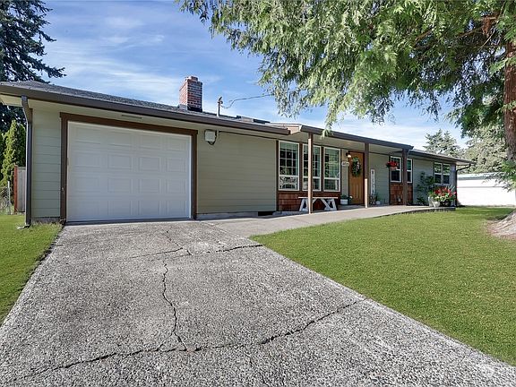 3rd image of 10023 98th Street SW