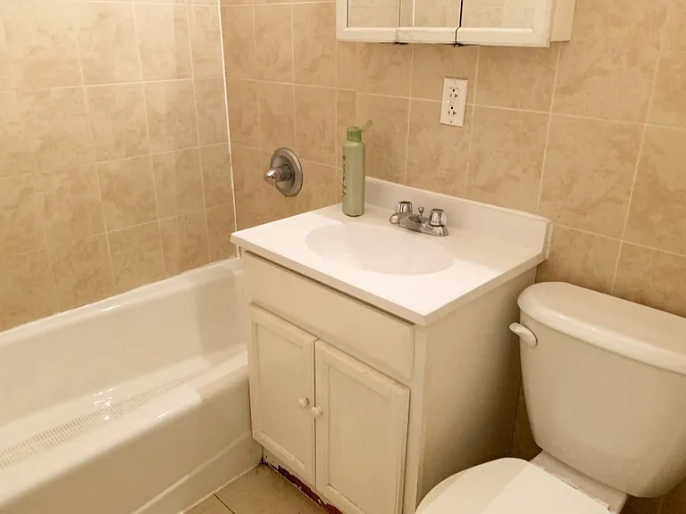 146 E 35th St #4Y — Photo 6