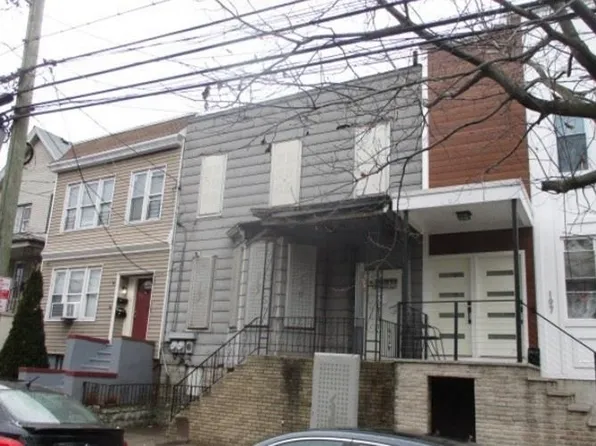 195 Danforth Ave, Jersey City, NJ 07305
