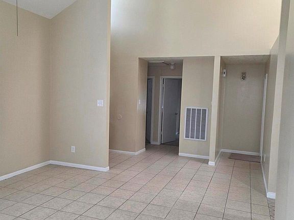 5th image of 30435 Arborg Dr