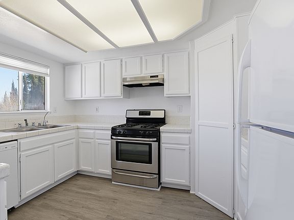 5th image of 9837 E Avenue R10