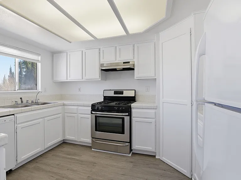 9837 E Avenue R10 — Photo 5