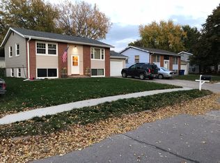 215 Broadmoor Dr, Norfolk, NE 68701