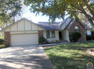 3955 SW Canterbury Town Rd, Topeka, KS 66610