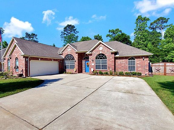 Plenty room for parking