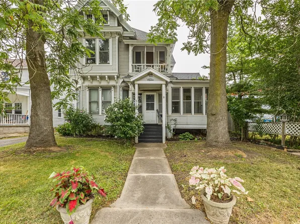 17 N Park St, Clyde, NY 14433