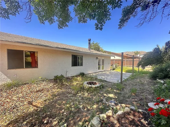 14585 Long View Dr, Fontana, CA 92337