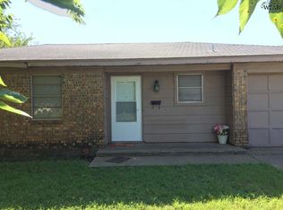 1118 Frances St, Burkburnett, TX 76354