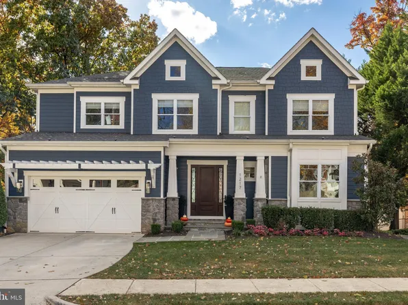1217 Ross Dr SW, Vienna, VA 22180