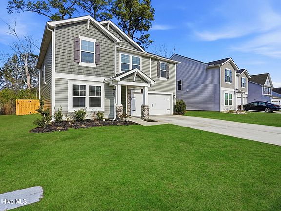 3rd image of 793 Landmark Cove SW
