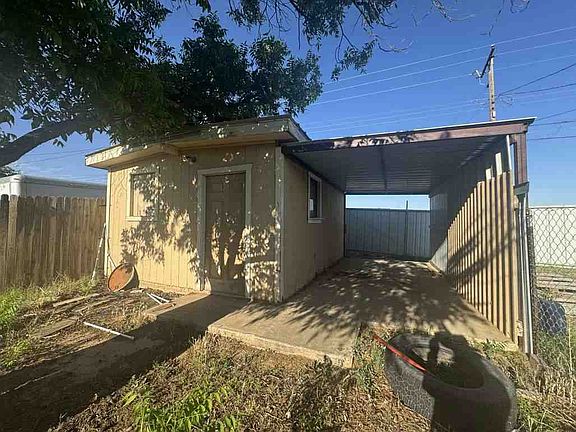 3rd image of 1413 Zeneta Ave