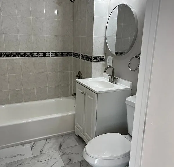 30 Lafayette Park #3 — Photo 3