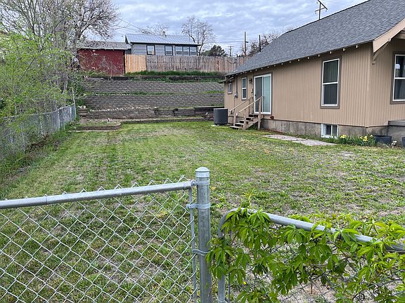 4th image of 1125 Main St