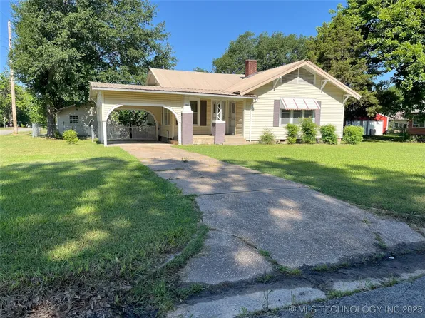 701 NW 3rd St, Stigler, OK 74462