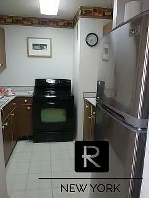 Sold by R New York | media 14