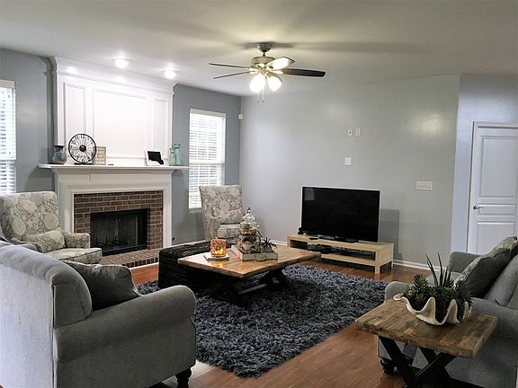 5th image of 3212 Drury Ln