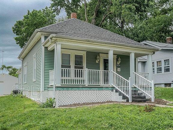 2nd image of 1542 S Willow Ave