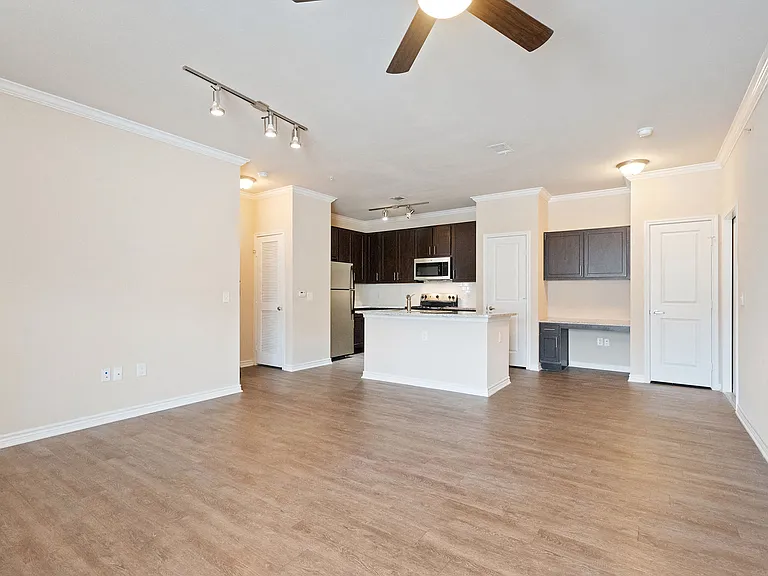 Residence at Midland — Photo 19