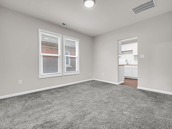 5th image of 3304 Clairmount St #1B