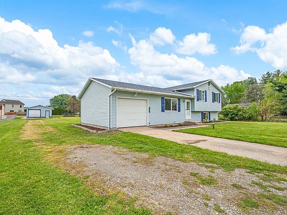 3rd image of 52226 County Road 1
