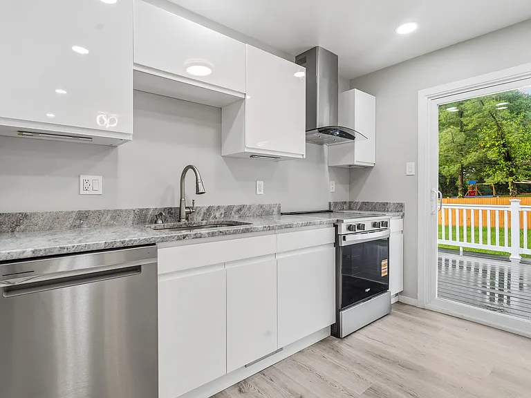 6301 Linus Dr — Photo 22
