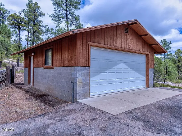 6373 Manzanita Dr — Photo 8