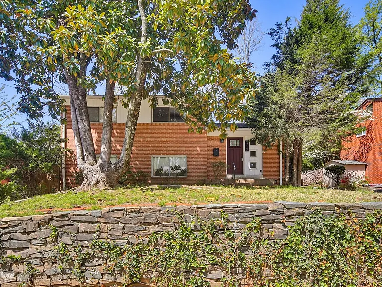 9717 Hedin Dr — Photo 35