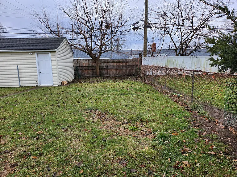770 E Chesterfield St — Photo 4