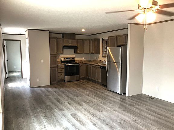 3rd image of 202 E 10th St Lot 22