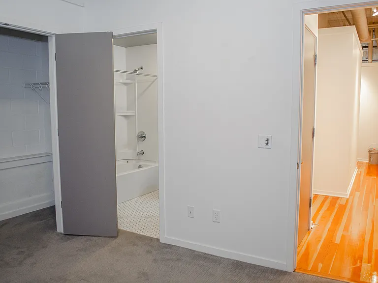 1213 Harney St — Photo 24