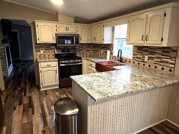 3rd image of 149 Cardinal Ln