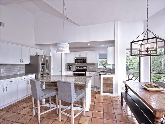 2nd image of 22409 Briarview Dr